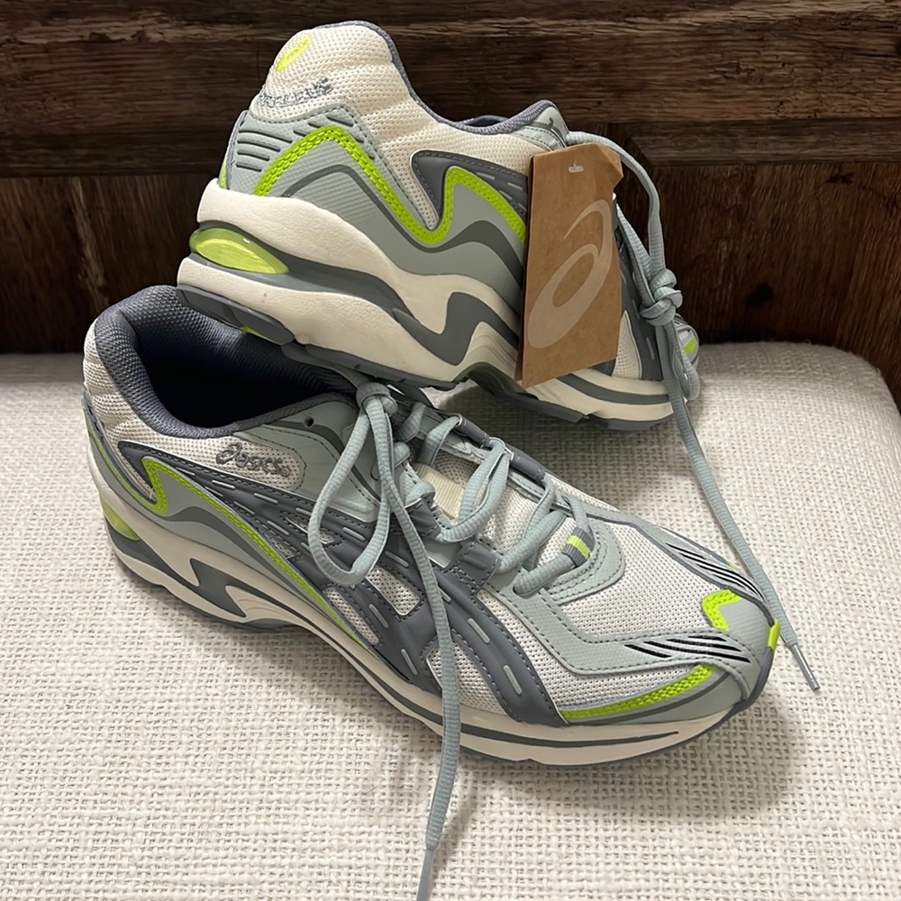ASICS Gel-Preleus, brand new, women’s size 9.5